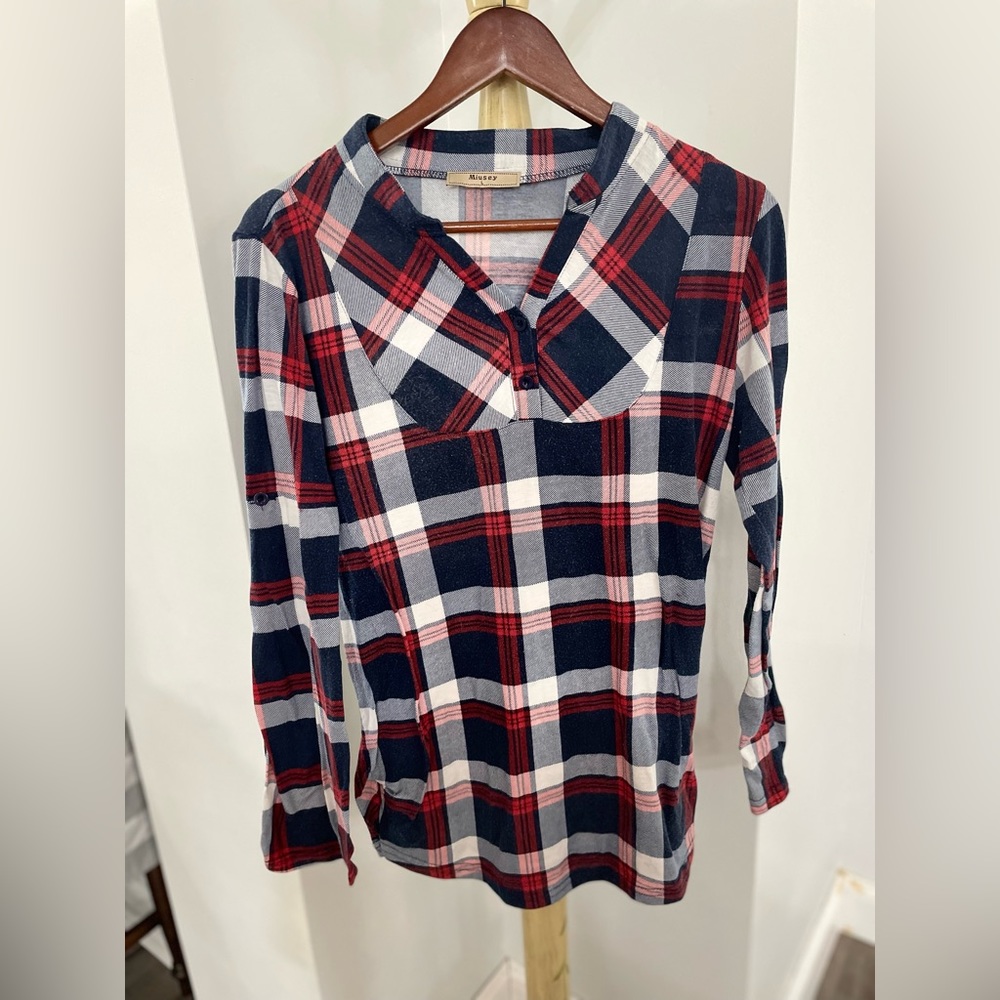Red white and blue plaid long sleeve tee